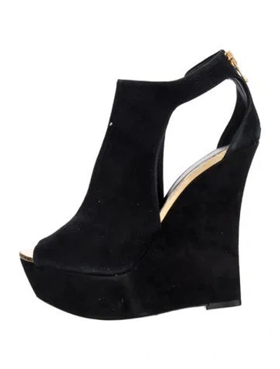Pre-owned Balmain Suede Pumps In Black