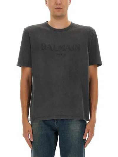 Balmain Logo Embroidered T Shirt In Gray