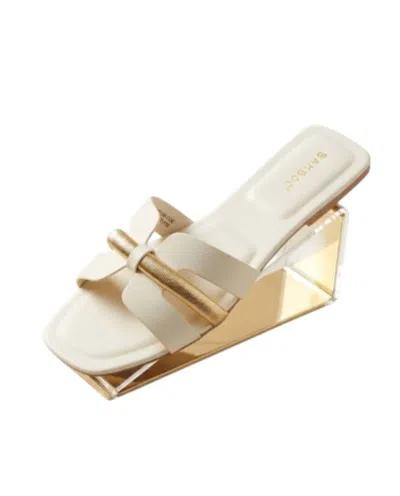 Bamboo Women's Lux Day Out Sandal In Crème In White