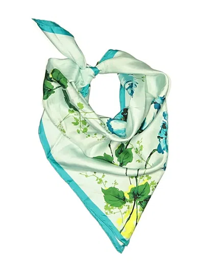 Pre-owned Banana Republic Scarf In Green