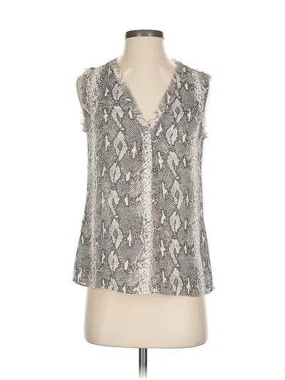 Pre-owned Banana Republic Sleeveless T-shirt In Silver