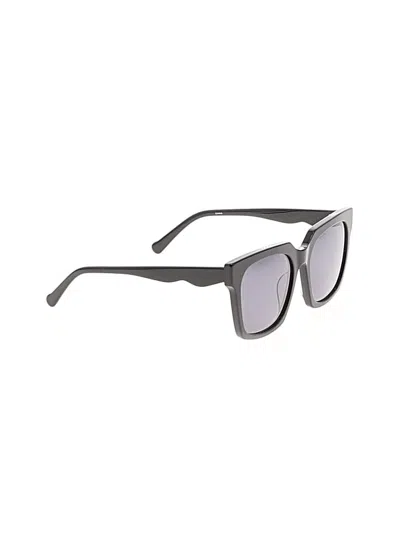 Pre-owned Banana Republic Sunglasses In Gray