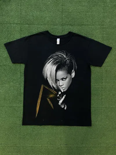 Pre-owned Band Tees X Rap Tees Vintage 2010 Rihanna Last Girl On Earth Tour Band Tee In Black