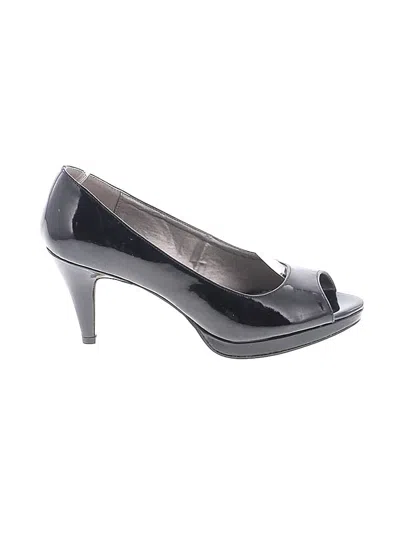 Pre-owned Bandolino Heels In Black