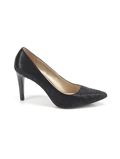 Pre-owned Bandolino Heels In Black