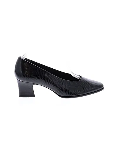 Pre-owned Bandolino Heels In Black