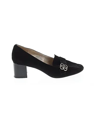 Pre-owned Bandolino Heels In Black