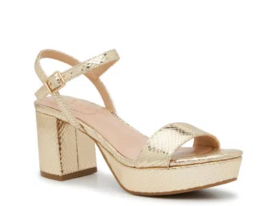 Bandolino Pennie Platform Sandal In Neutral