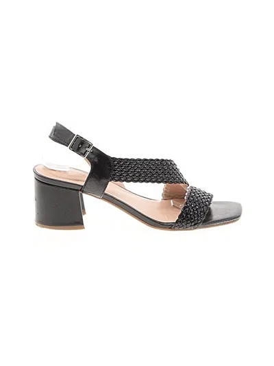 Pre-owned Bandolino Sandals In Black