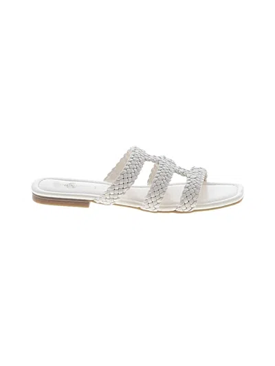 Pre-owned Bandolino Sandals In White