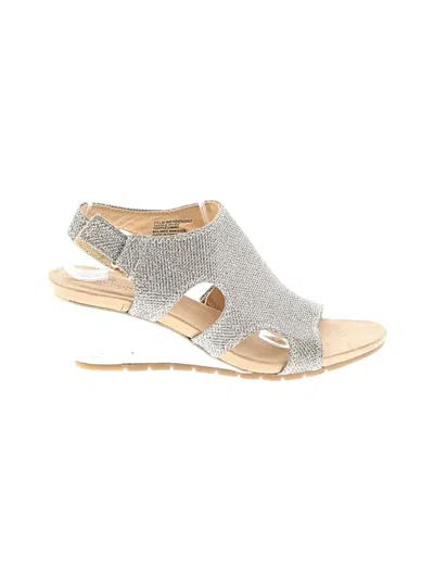 Pre-owned Bandolino Wedges In Gold