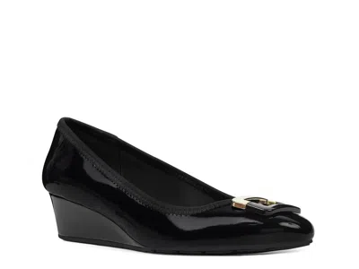 Bandolino Wide Width Tad 3 Wedge Pump In Black