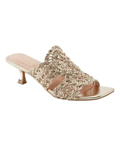 BANDOLINO WOMEN'S MELVANA WOVEN KITTEN HEEL SANDALS