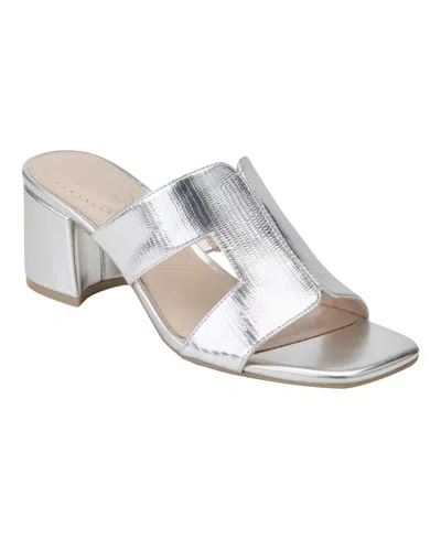 Bandolino Merring Block Heel Metallic Sandal In Gray