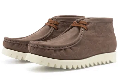 Pre-owned Bape Men's A Bathing Ape  Manhunt Camo Sneakers In Brown/cream