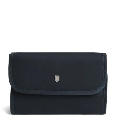 Barbour Hanging Wash Bag In Blue