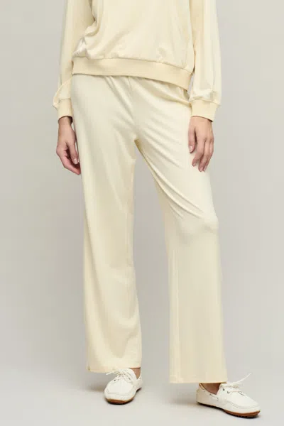 Barefoot Dreams Butterchic Pant With Piping In Daffodil