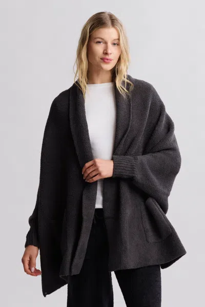 Barefoot Dreams Cozychic® Blanket Wrap In Carbon