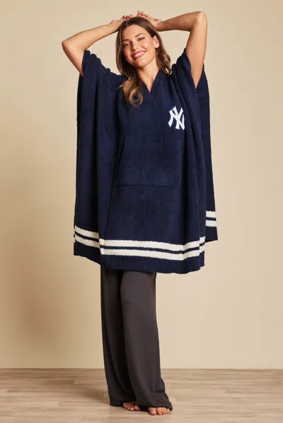 Barefoot Dreams Cozychic® New York Yankees™ 3 In 1 Poncho In Yankees Multi