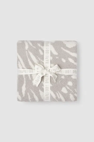 Barefoot Dreams Cozychic® Star Animal Throw In Cream / Sandstone