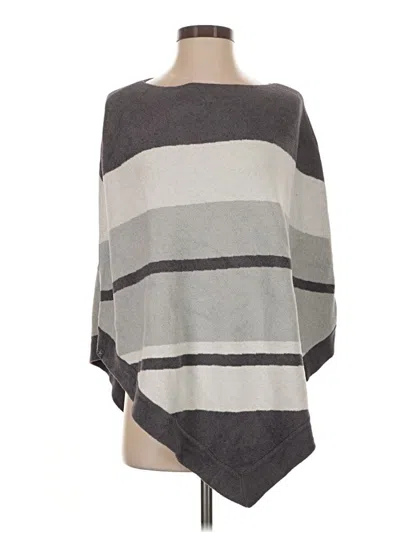 Pre-owned Barefoot Dreams Poncho In Gray