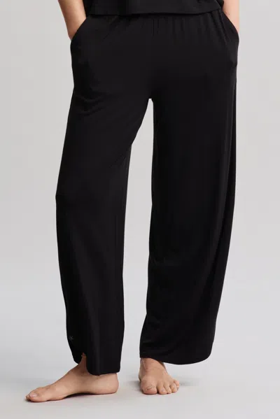 Barefoot Dreams Ultra Soft Jersey Curved Hem Cropped Pant In Black