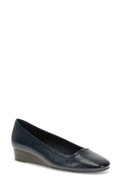 BARETRAPS BARETRAPS COVETTE CASUAL FLAT