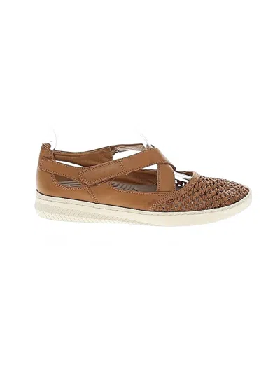 Pre-owned Baretraps Flats In Tan