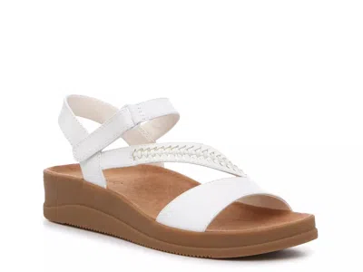Baretraps Frolick Wedge Sandal In White