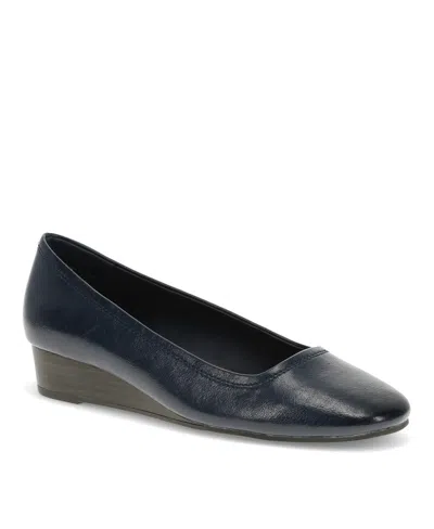 BARETRAPS WOMEN'S COVETTE CASUAL FLATS
