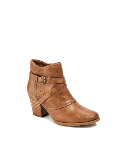 Baretraps Women's Launa Ankle Boot In Auburn In Brown