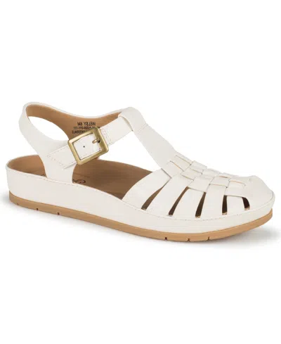 Baretraps Women's Welsy Round Toe Fisherman Sandals In White