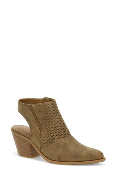 BARETRAPS BARETRAPS YANGLEY BLOCK HEEL BOOTIE