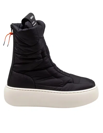 BARRACUDA DOWN BOOTS IN BLACK AND WHITE
