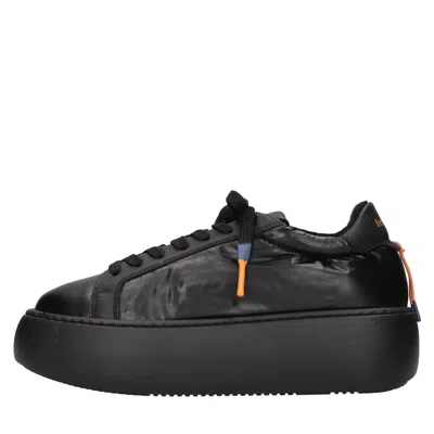 Barracuda Sneakers In Nero Scuri