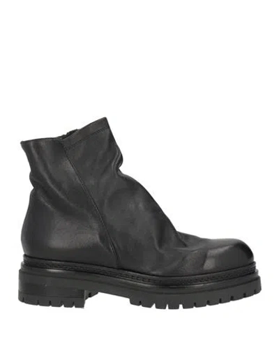 Barracuda's Collection Woman Ankle Boots Black Size 7 Leather