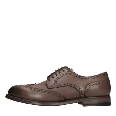 Barrett Flat Shoes In Brown