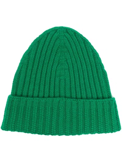 Barrie Ribbed Cashmere Beanie In Green