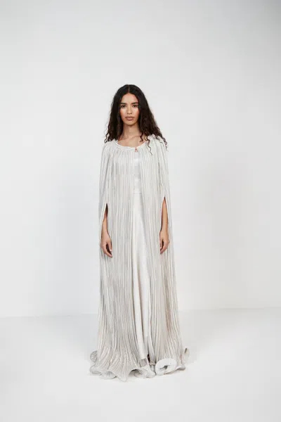 Baruni Roses Cape. In White