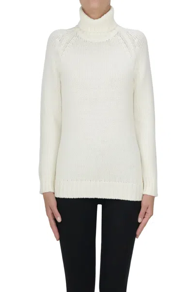 Base Milano Turtleneck Pullover In White
