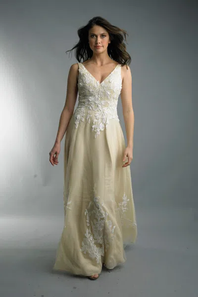 Basix Black Label Floral V-neck Gown In White