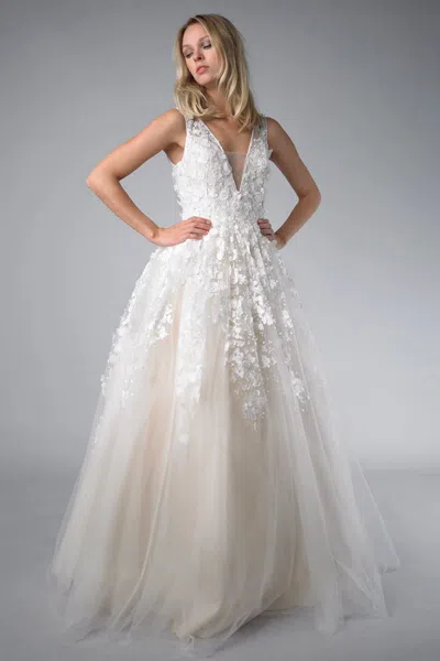 Basix Black Label Sleeveless Ballgown In Neutral