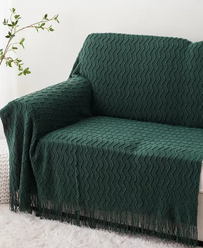 Battilo Wave-link Texture Lightweight Throw, 50" X 60" In Christmas Green