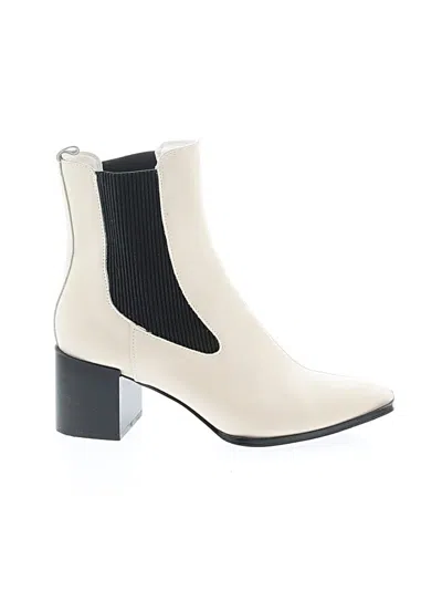 Pre-owned Bcbgeneration Ankle Boots In Ivory