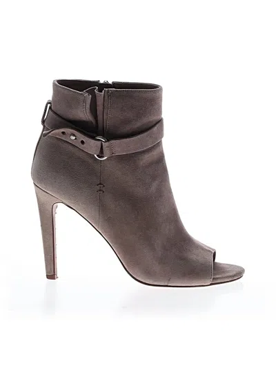 Pre-owned Bcbgeneration Ankle Boots In White