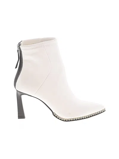 Pre-owned Bcbgeneration Ankle Boots In White