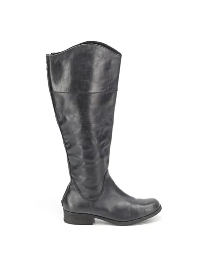 Pre-owned Bcbgeneration Boots In Black