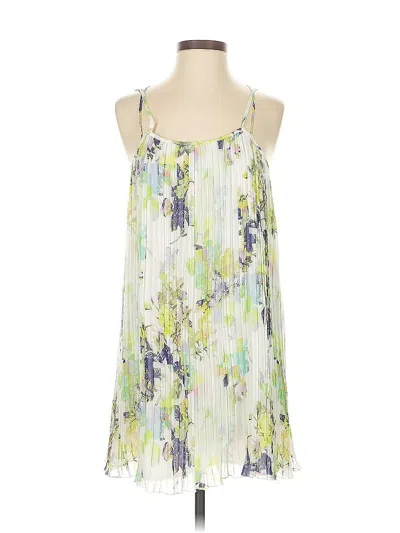 Pre-owned Bcbgeneration Casual Dress In Green