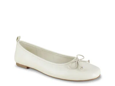 Bcbgeneration Emry Ballet Flat In White