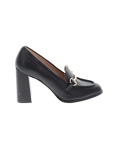 Pre-owned Bcbgeneration Heels In Black